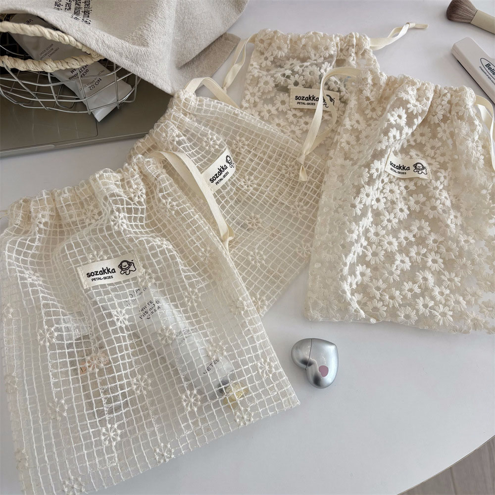 Lace Embroidered Daisy Mesh Dr - Travel Accessories Pouch ulasan dan harga